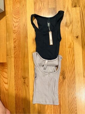 SKIMS Ribbed Tank Tops in Black & Light Gray